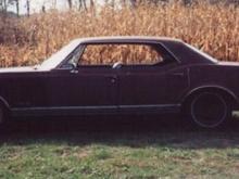 '66 Delta 88 side

The Rusty Potato! Bought it in college for $300 to drive around, where my job took me, in Gary and South Side of Chicago...the car fit in and was sturdy. I only have one question for Oldsmobile...Why a 2bbl on a 425?