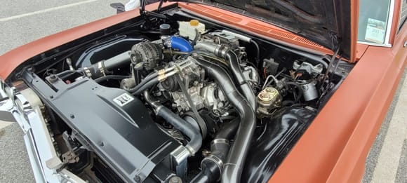 This is the engine kn that Dynamic 88..lots going on here.