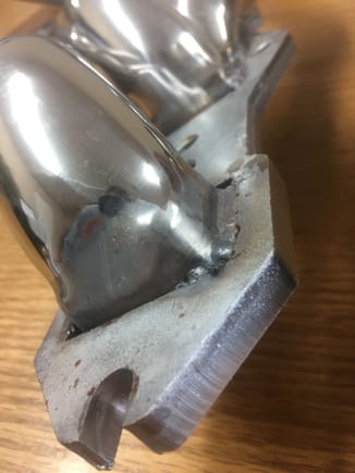 Here is a close up of the head flange welds. The discoloration on the pipe is what looks like clear flux that comes off with your fingernail. They must have used a 309L filler wire with a flux core. Those are actually 3/8” head flanges, not 7/16” as advertised. One thing I have found with 7/16” head flanges is that you need to go up to the next length bolt which is more difficult to install.