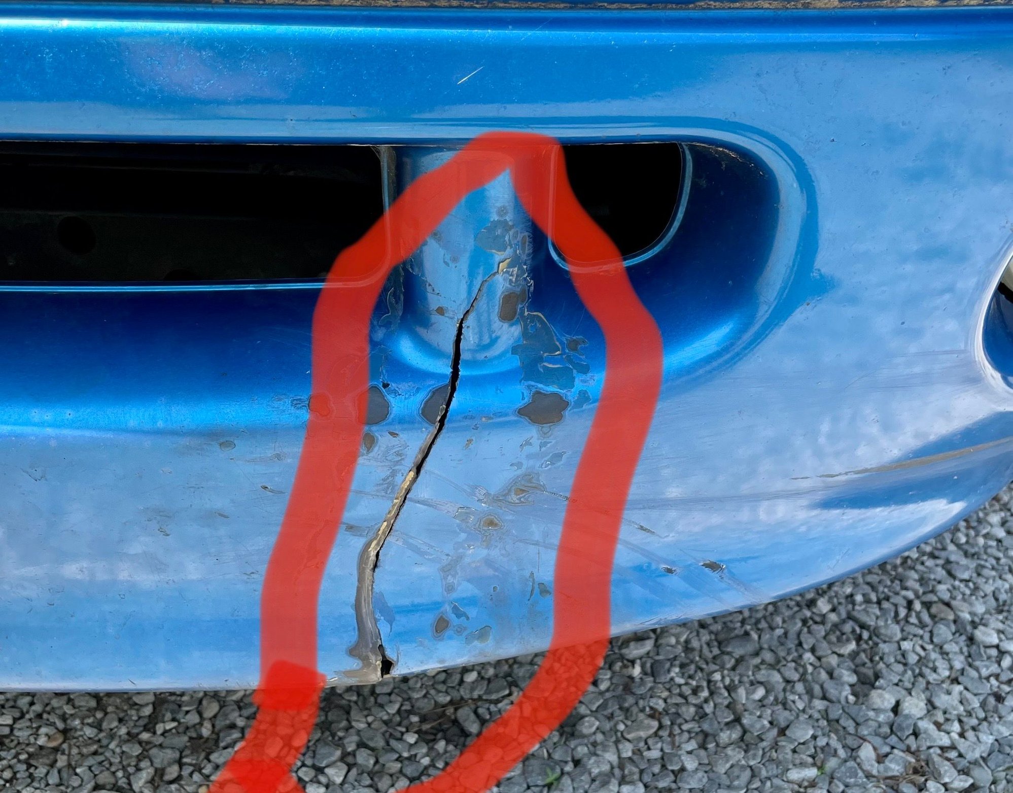 Repair a cracked bumper - Henkel Adhesives