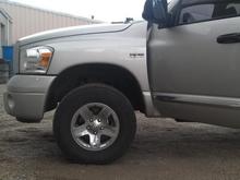 HSB 2.5" leveling kit installed.
