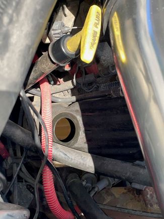 wider show of left valve cover