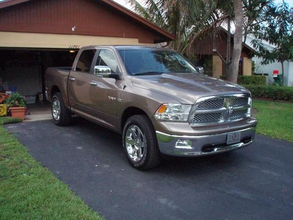 My 09 CC Laramie 4x4, only mod is the Bakflip F1