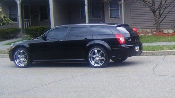 DODGE MAGNUM