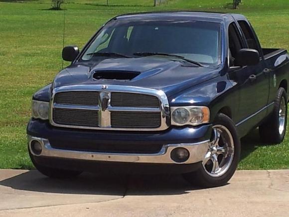 03 ram qc. 4.7l
1/8mile Et. 8.80 @72mph