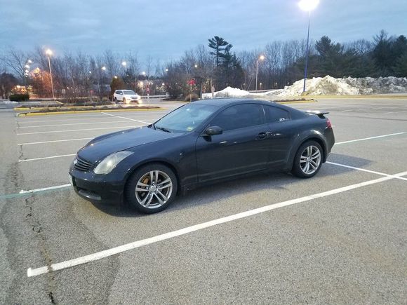 How she sits ready for the daily winter commute.