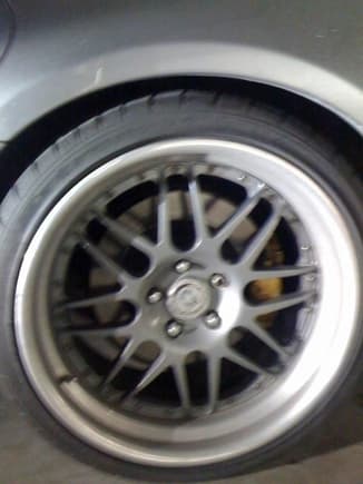 hre c20 competition series new barrel of the rim 19 inches 10.5 in the bakc 9.5 int he fron staggered nitto 555s