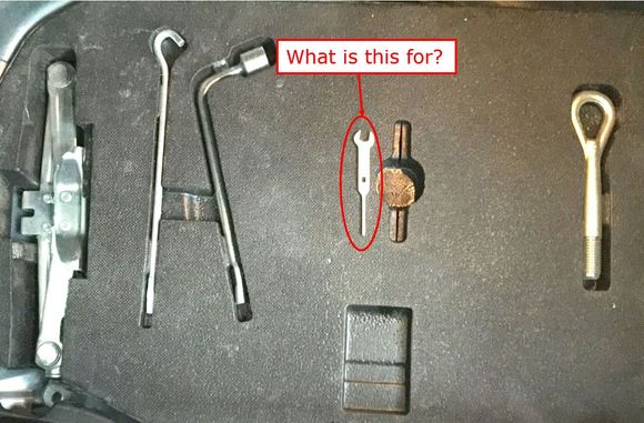 What is this tool in my '07 G35 sedan for?