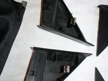 2 lower clips are broke. 