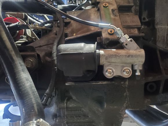 New Ktuned clutch slave cylinder, mounted with new stainless hardware.  Used a Chase Bays clutch line, note the hose end is oem style and WONT fit the Ktuned slave 3an fitting. Leanred that the hard way, had to do some back and forth shilping and pay to have hose end changed which cost another 50% over base price of clutch line.  Lesson learned. 