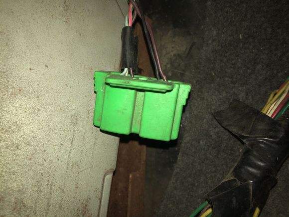 A kind of connector hanging loosely 