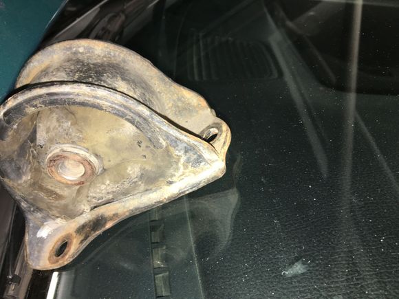 The old rear engine mount