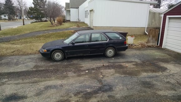 My beater accord wagon/parts getter!! Busty but trusty..