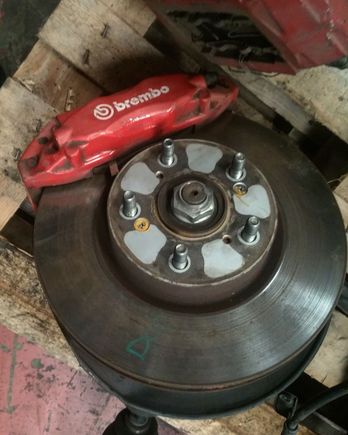 Also! Scored a sweet set of Dc5R Brembos, been on the look for these for a long time, and My good friend Jean from JDM Express hit me up as soon as he got his hands on em. Big thanks to him!