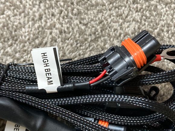 The high beam connection looks like connects directly to the Mini H1s - no adapter.