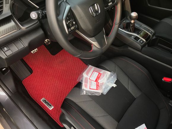 HFP mats, CTR badges installed, trunk tray