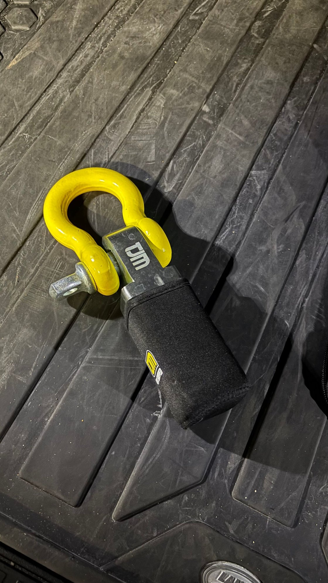 TJM tow bar mounted shackle