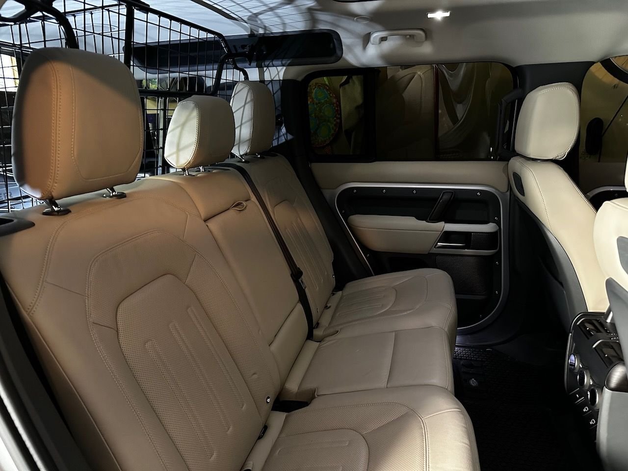 2022 Land Rover Defender - 2022 Defender 110 SE with all the extras + ext warranty - Used - VIN SALEP7RU7N2069448 - 25,200 Miles - 6 cyl - 4WD - Automatic - SUV - Silver - Little Rock, AR 72207, United States