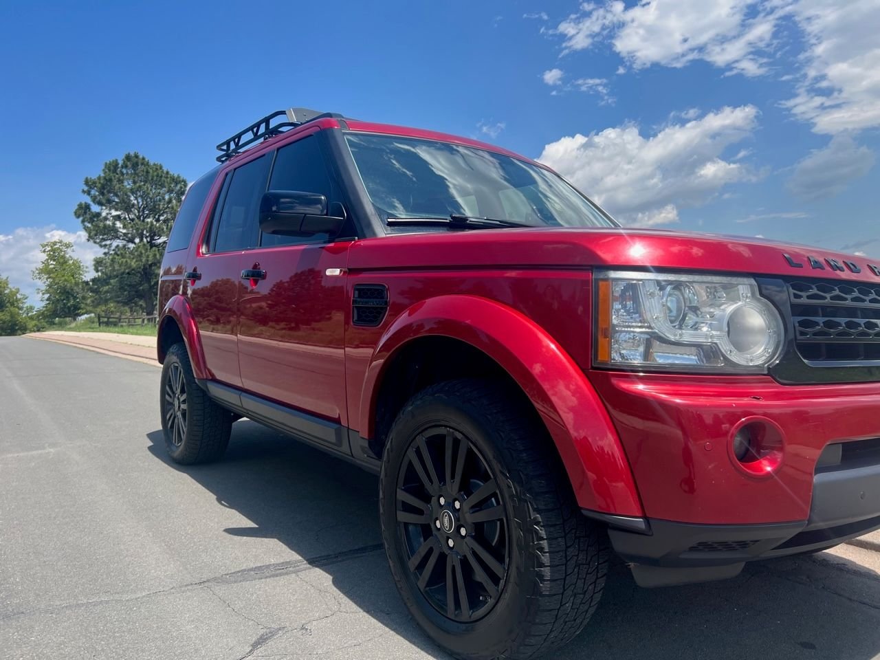 2013 Land Rover LR4 - Beautiful 2013 LR4 Firenze Red - Used - VIN SALAG2D41DA694618 - 8 cyl - 4WD - Automatic - SUV - Red - Colorado Springs, CO 80919, United States