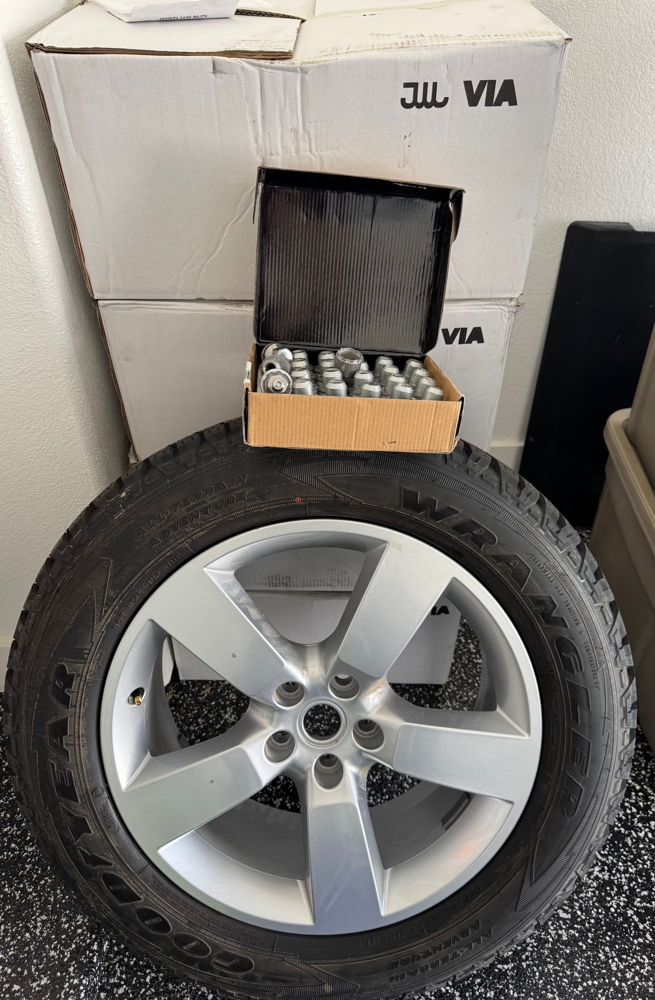 Wheels and Tires/Axles - Set of 5 OEM 20’ wheels from 2024 Defender SE V8 - Used - 2020 to 2026 Land Rover Defender 110 - Weatherford, TX 76087, United States