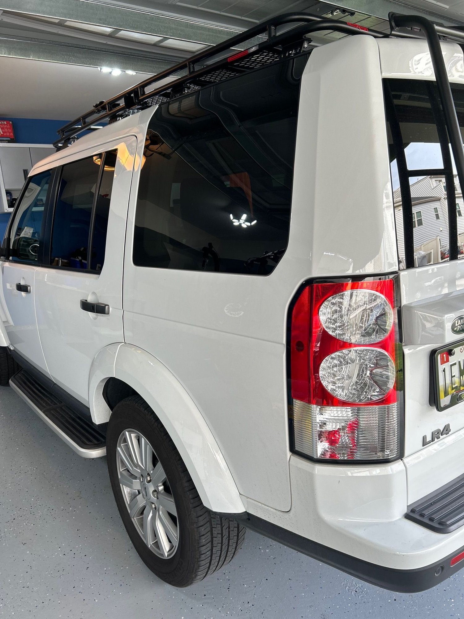 2013 Land Rover LR4 - 2013 lr4 hse - v8 - Used - VIN SALAG2D49DA664220 - 97,000 Miles - 8 cyl - AWD - Automatic - SUV - White - Middle River, MD 21220, United States