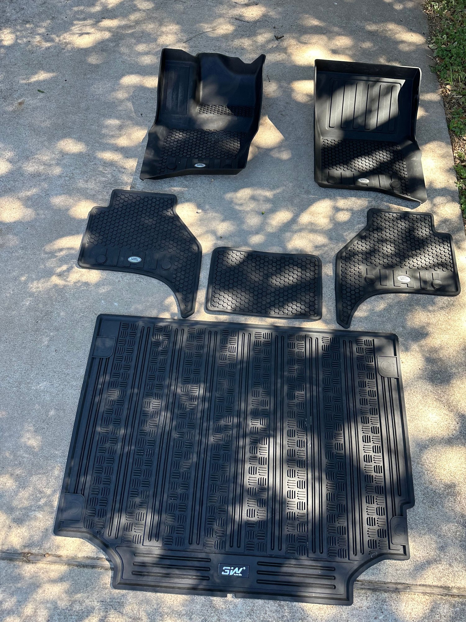 Interior/Upholstery - 2020+ Defender 110 rubber floor mats/trunk liner - Used - 2020 to 2023 Land Rover Defender 110 - Austin, TX 78723, United States