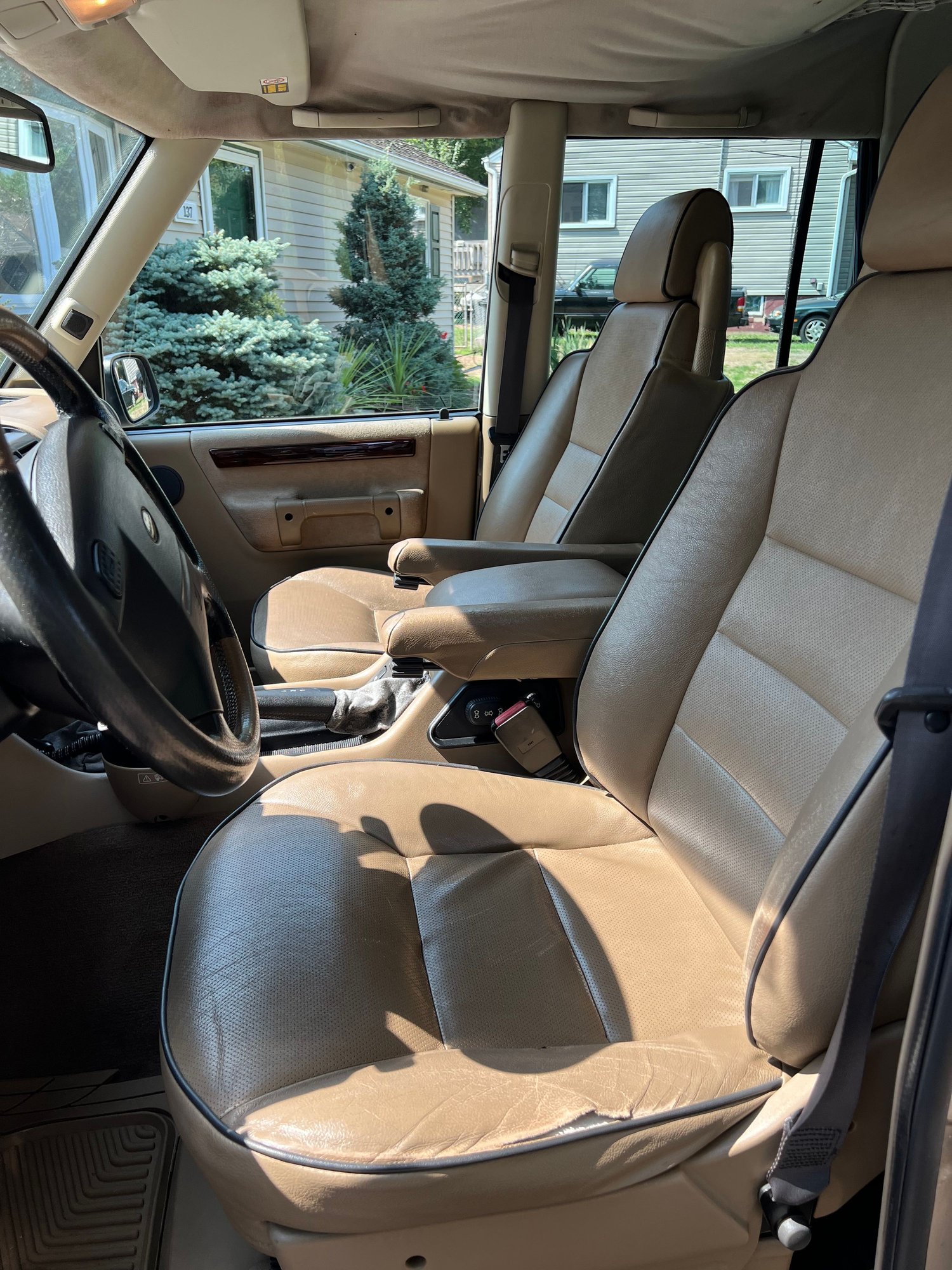 2002 Land Rover Discovery - 2002 D2 For Sale - Used - VIN SALTY12452A757347 - 136,000 Miles - 6 cyl - AWD - Automatic - SUV - Gold - North Plainfield, NJ 07062, United States
