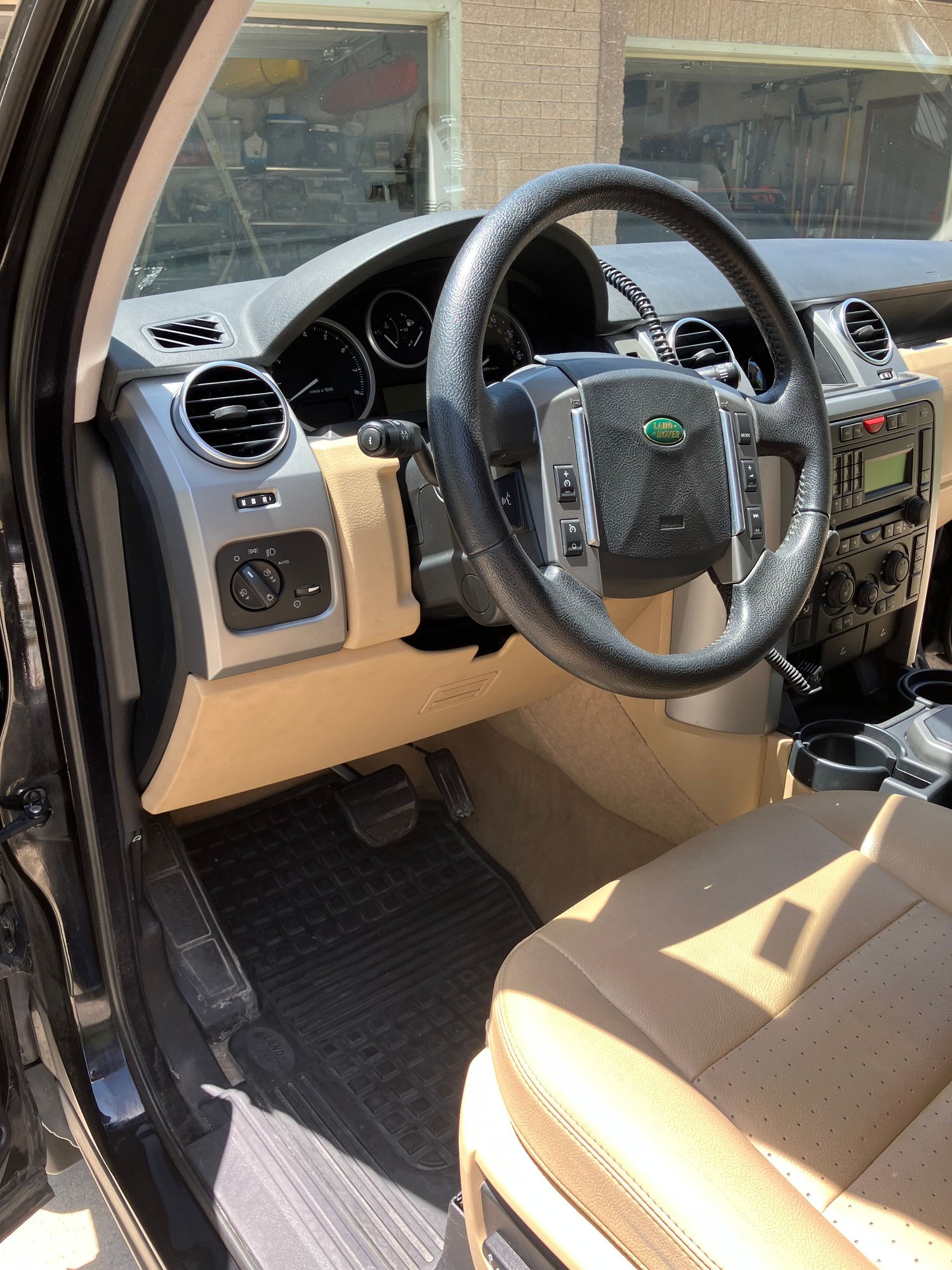 2008 Land Rover LR3 - 08 Landrover LR3  S V8 - Used - VIN SALAE254X8A486666 - 93,900 Miles - 8 cyl - 4WD - Automatic - SUV - Black - Council Bluffs, IA 51503, United States
