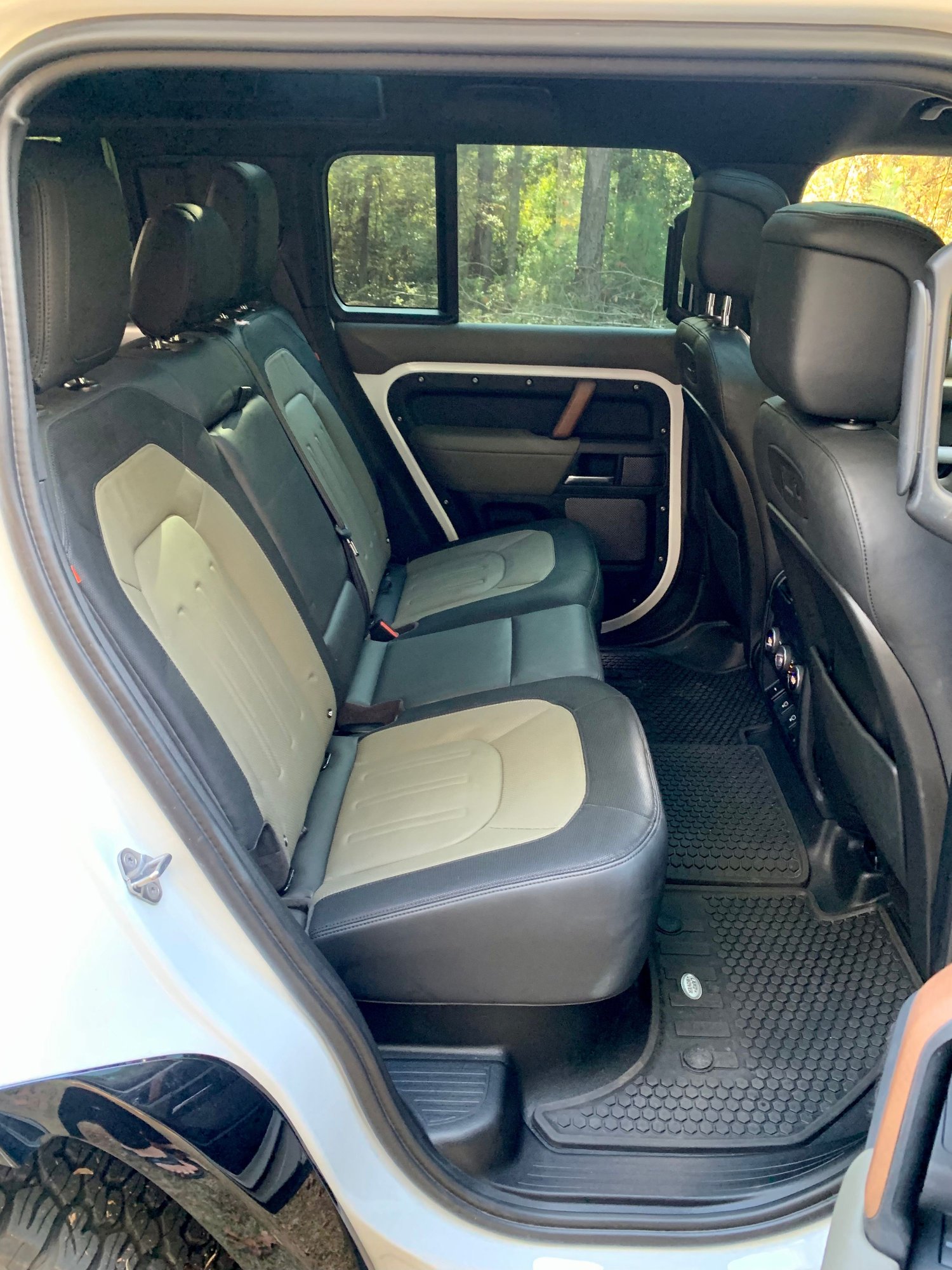 2021 Land Rover Defender - 2021 Defender HSE X-Dynamic - Used - VIN SALE37RU2M2042085 - 48,500 Miles - 6 cyl - AWD - SUV - White - Lexington, SC 29072, United States