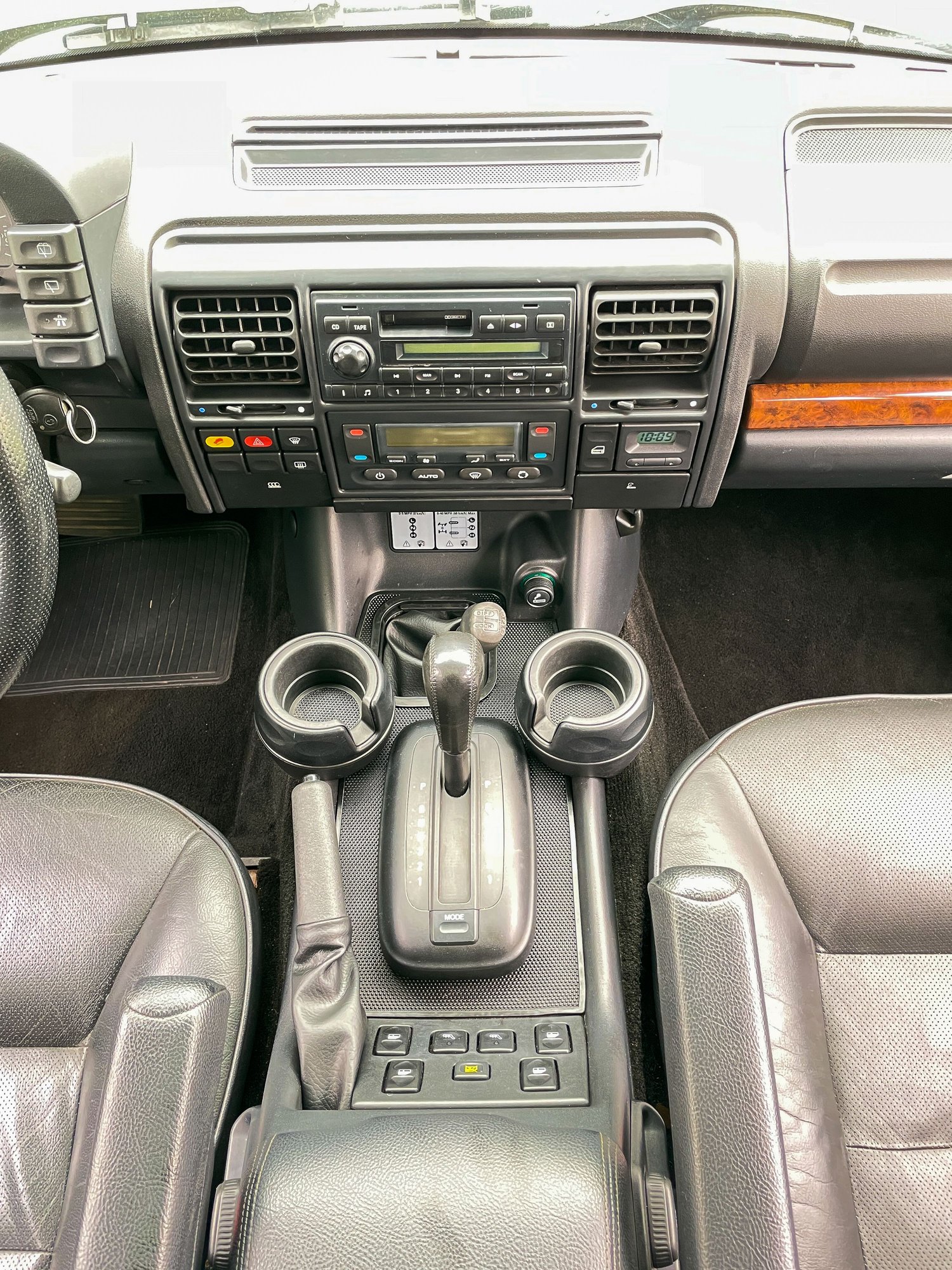 2004 Land Rover Discovery - 2004 Discovery 2 SE7 - Used - VIN SALTW194X4A832851 - 127,000 Miles - 8 cyl - 4WD - Automatic - SUV - Silver - Lake Geneva, WI 53147, United States