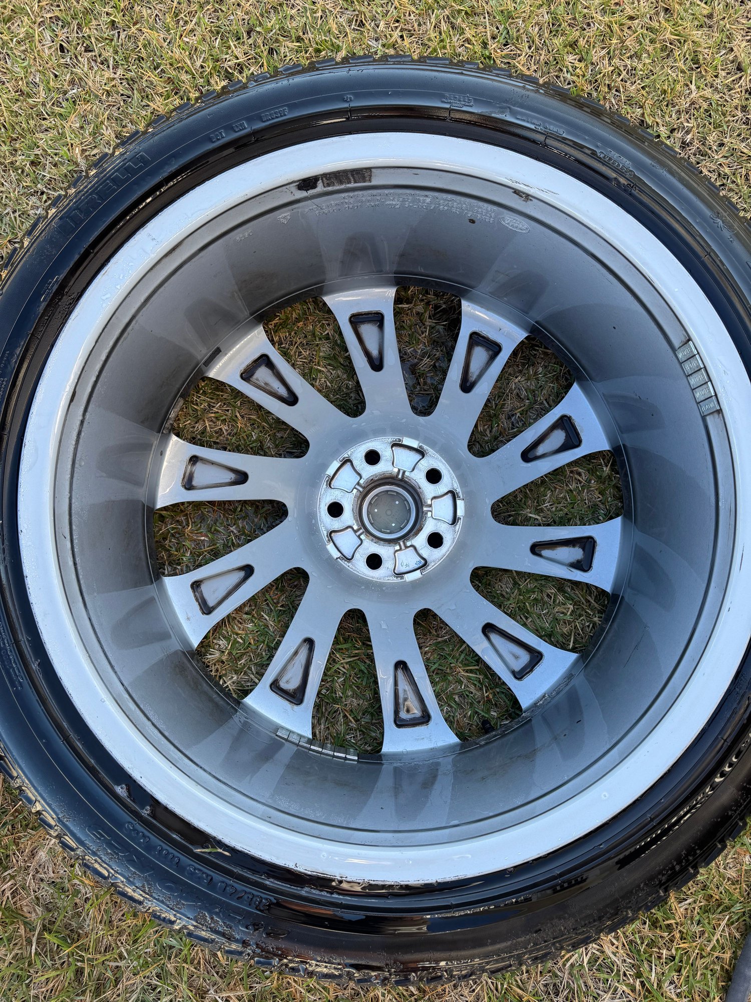 Wheels and Tires/Axles - 23” SV style 1079 wheels and tires - Used - 2010 to 2027 Land Rover All Models - Pensacola, FL 32507, United States