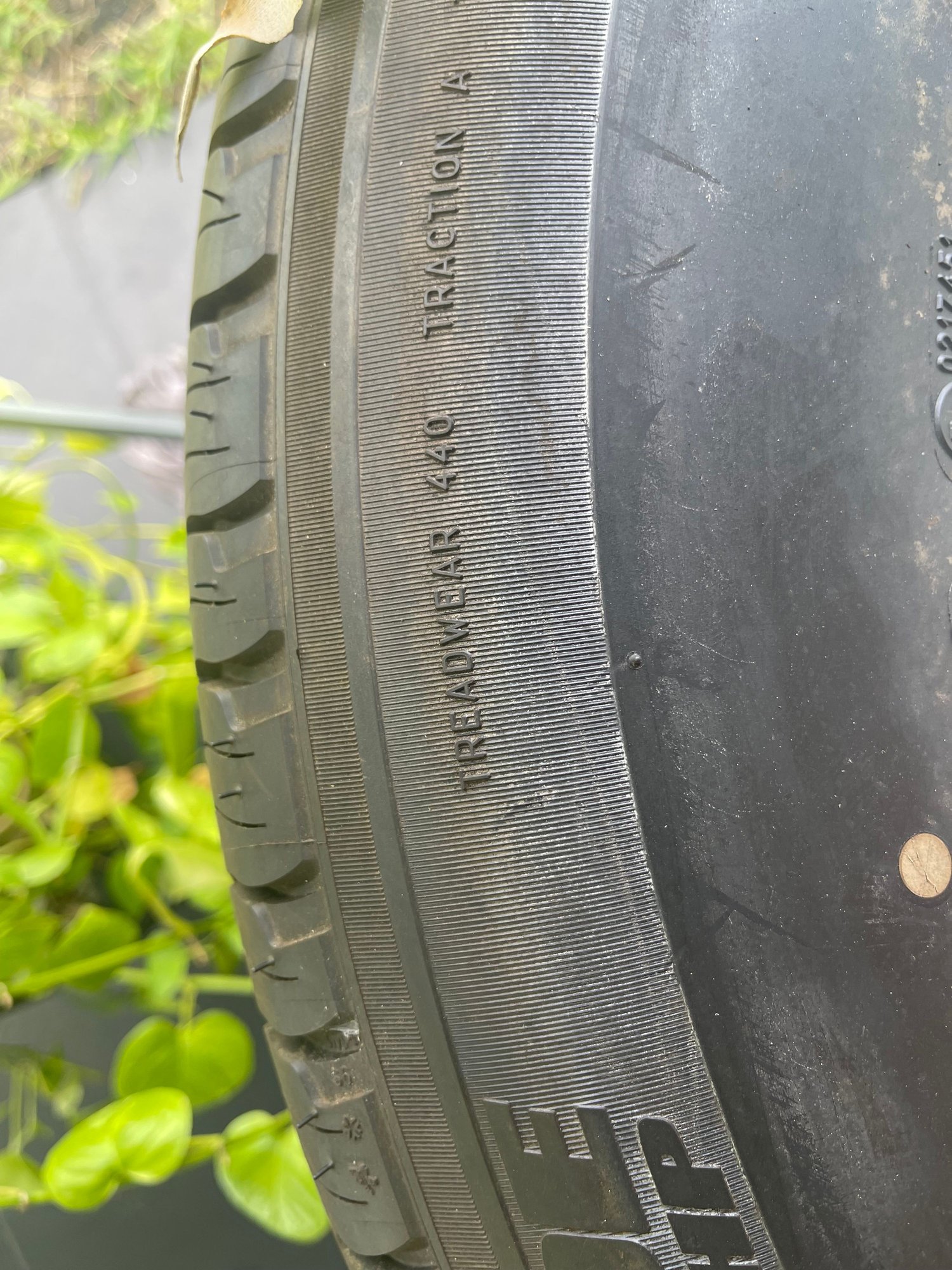 Drivetrain - 5 white steel wheels with Michelin tires,lug nuts and center caps - Used - 2020 to 2024 Land Rover Defender 110 - Miramar, FL 33023, United States