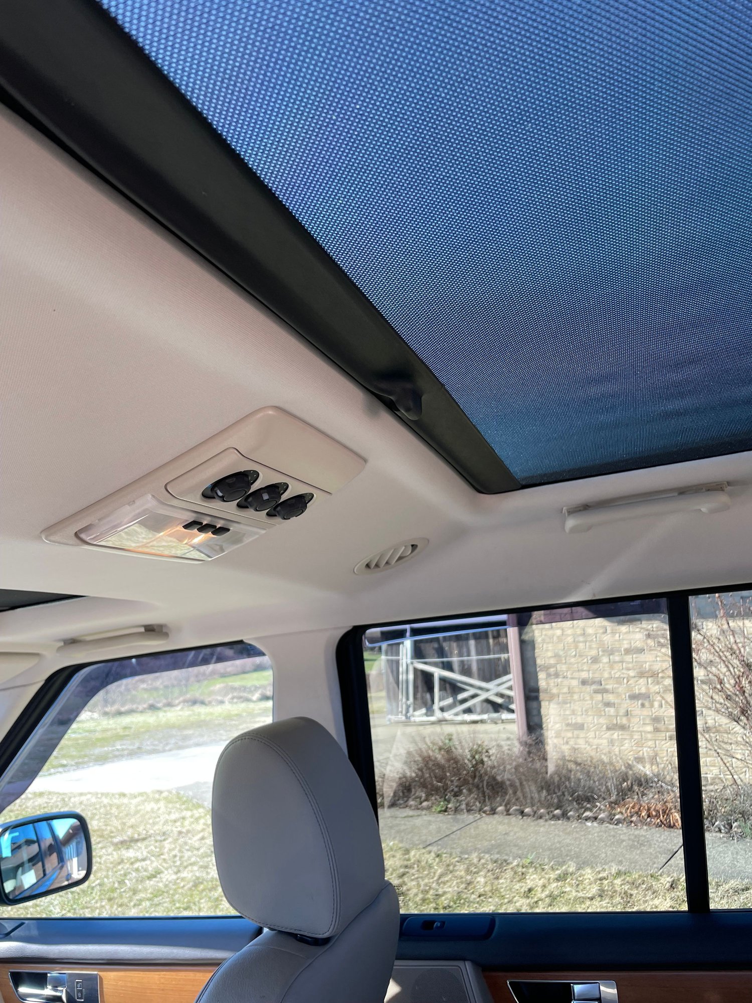 2013 Land Rover LR4 - Well Cared For 2013 Loire Blue L - Used - VIN SALFR2BG2DH365401 - 186,635 Miles - 8 cyl - AWD - Automatic - SUV - Blue - Pittsburgh, PA 15086, United States