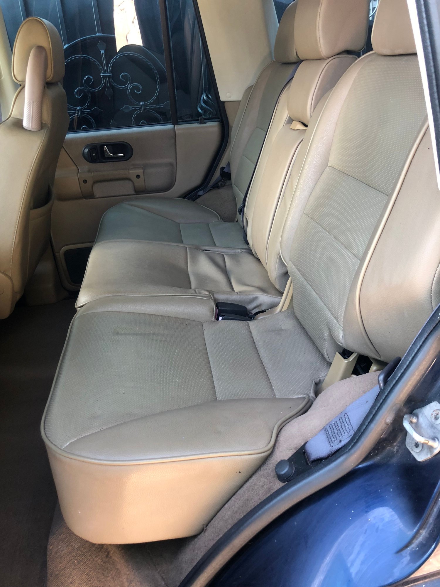 2001 Land Rover Discovery - 2001 Discovery II SD runs ok - needs some attention (or great for parts!) - Used - St Petersburg, FL 33703, United States