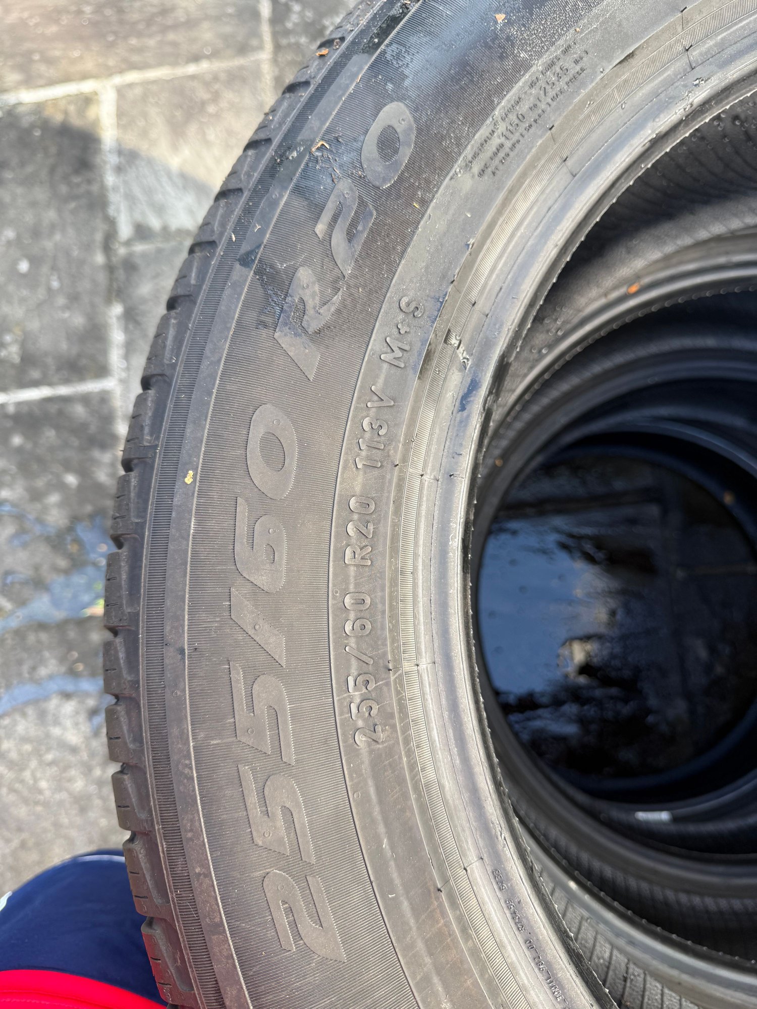 Wheels and Tires/Axles - Four new OEM tires defender 255/60/R20 - New - 2020 to 2026 Land Rover Defender - Scarsdale, NY 10583, United States