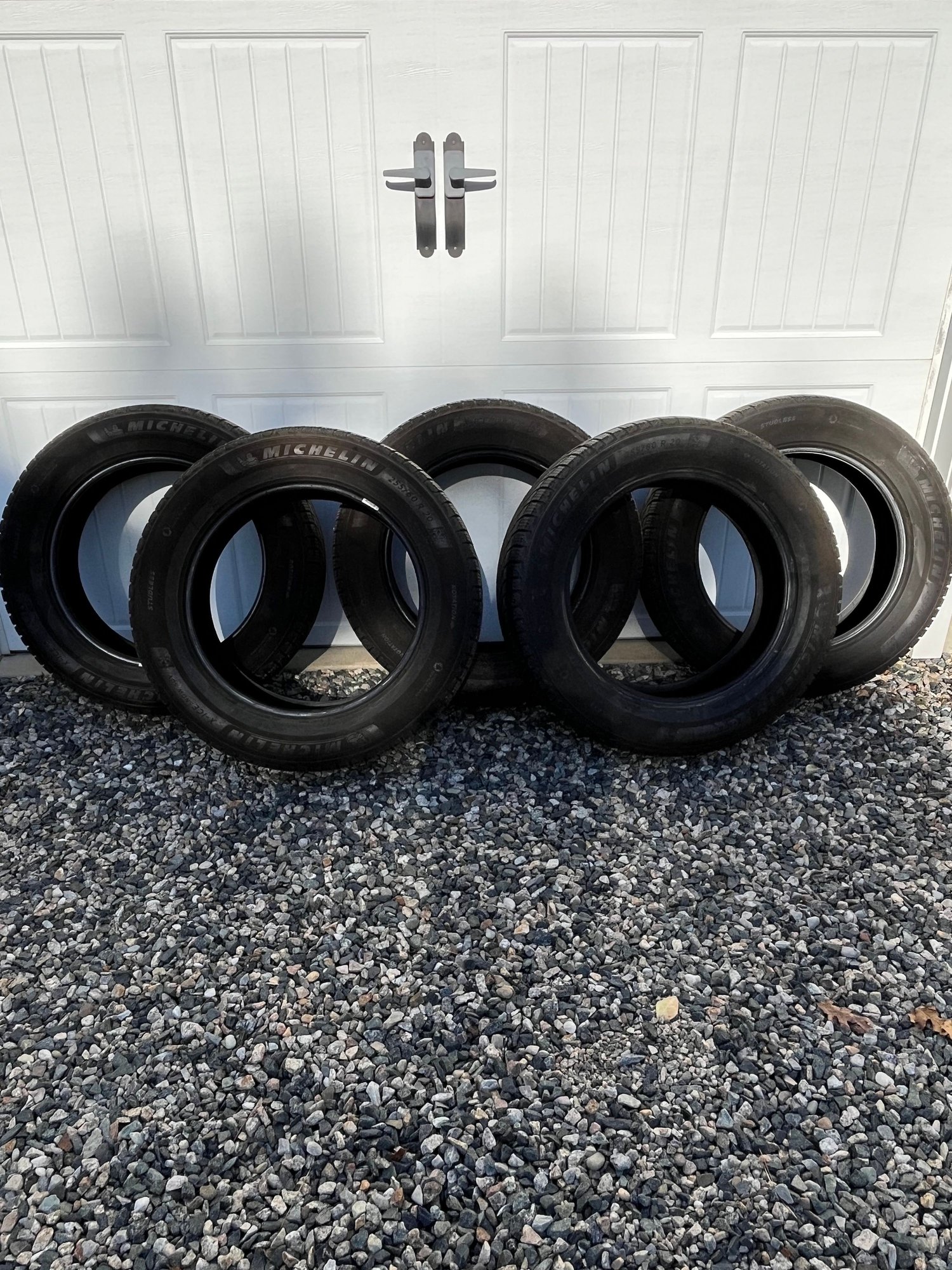 Wheels and Tires/Axles - 255/60/20 Michelin X-Ice Snow Tires (5) - Used - -1 to 2027  All Models - East Sandwich, MA 02537, United States