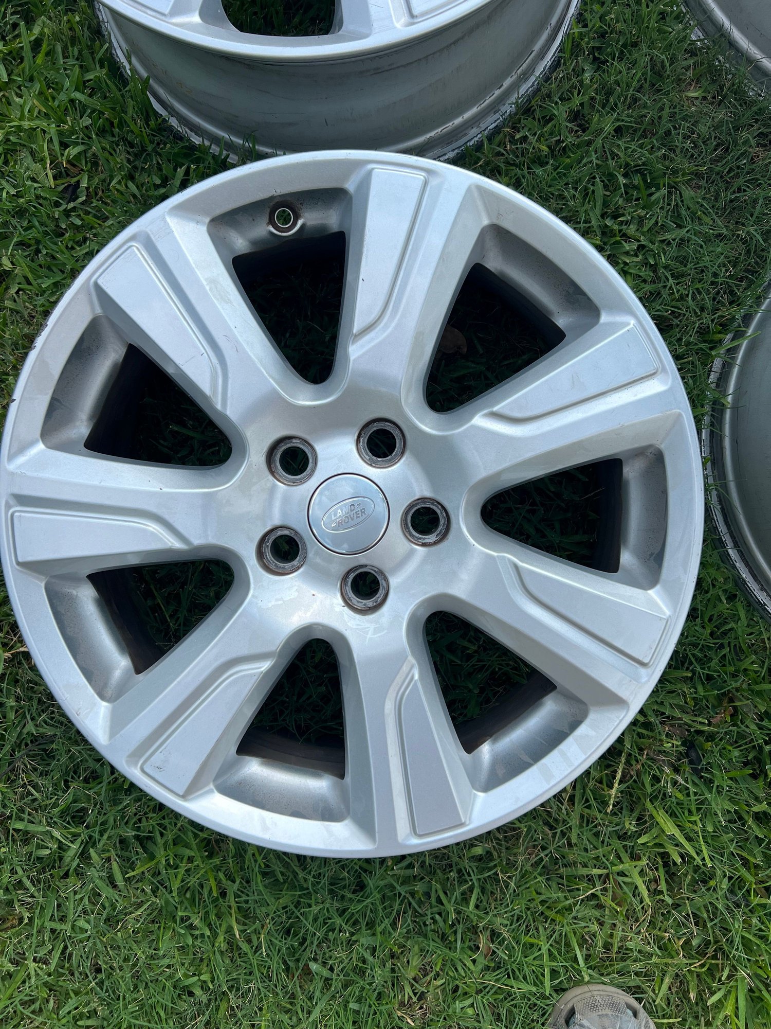 Wheels and Tires/Axles - OEM 2016 LR4 Wheels - 19" - Used - 2016 Land Rover LR4 - Houston, TX 77379, United States