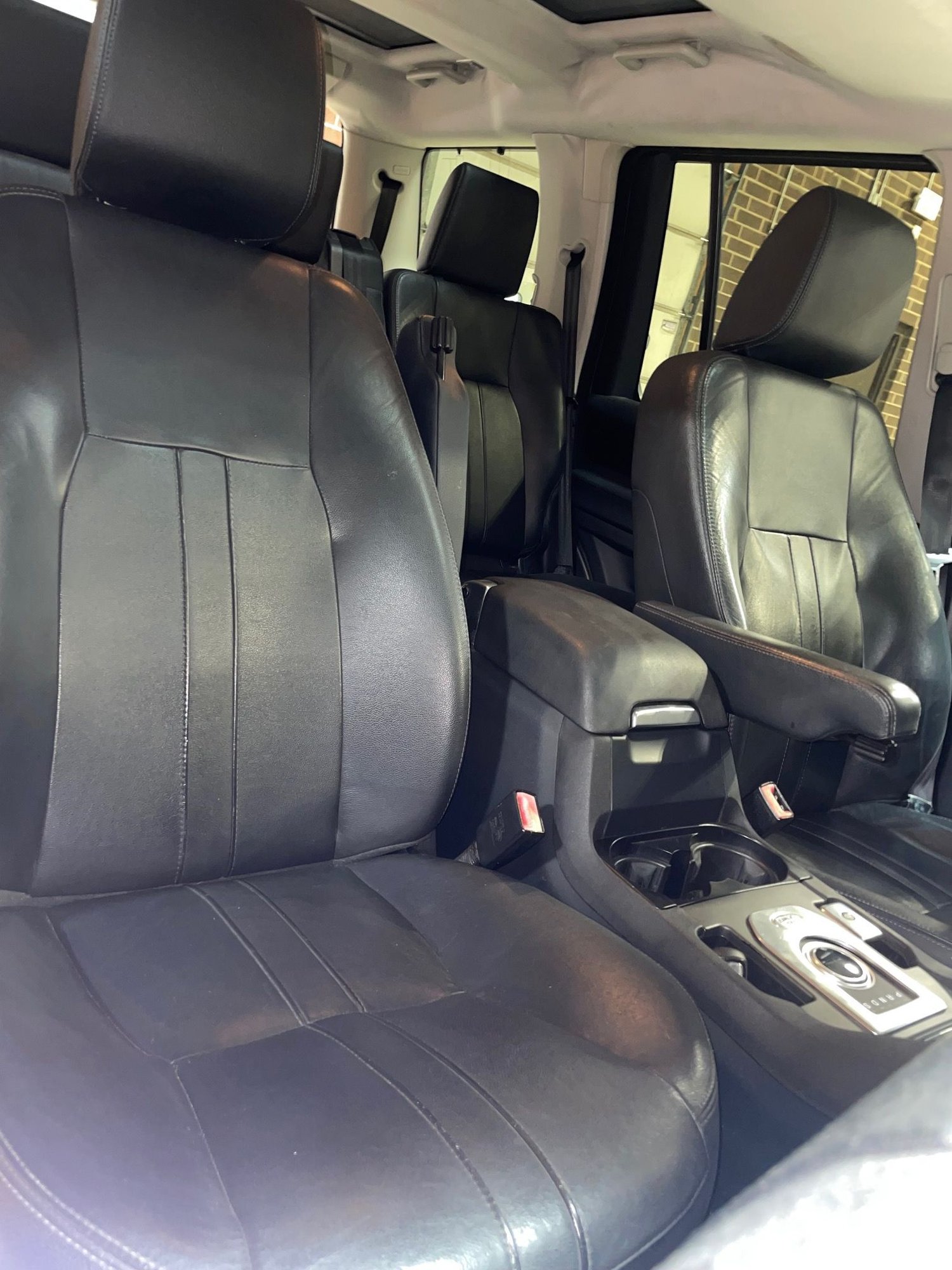 2014 Land Rover LR4 - Well Maintained 2014 LR4 HSE - 92,400 Miles - Used - VIN SALAG2V66EA729087 - 92,400 Miles - Automatic - Black - Charlotte, NC 28208, United States