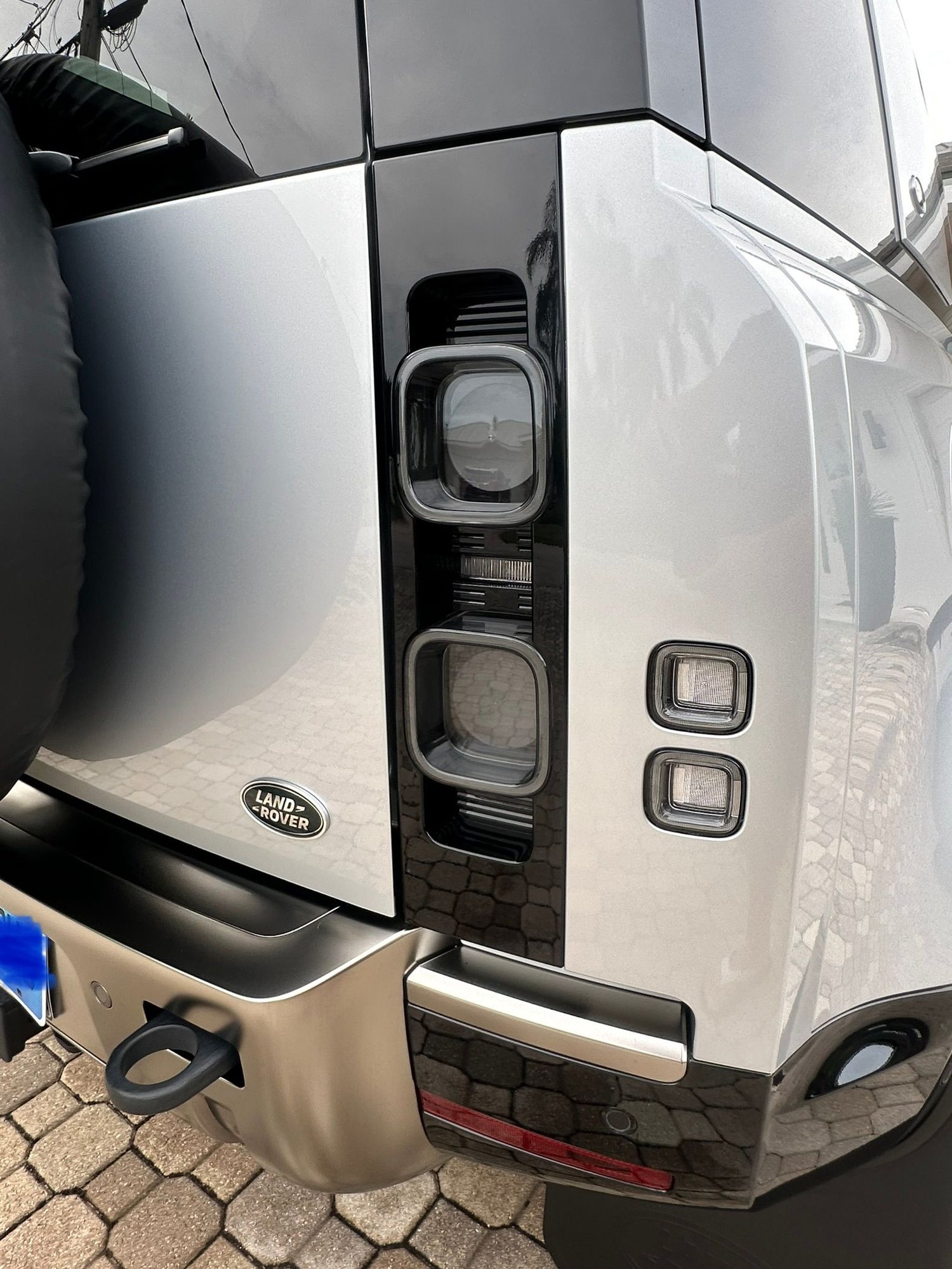 2021 Land Rover Defender - 2021 Defender 90X - Very low miles - Immaculate - Used - VIN SALEX6RU4M2052227 - 5,300 Miles - 6 cyl - SUV - Silver - Pompano Beach, FL 33062, United States