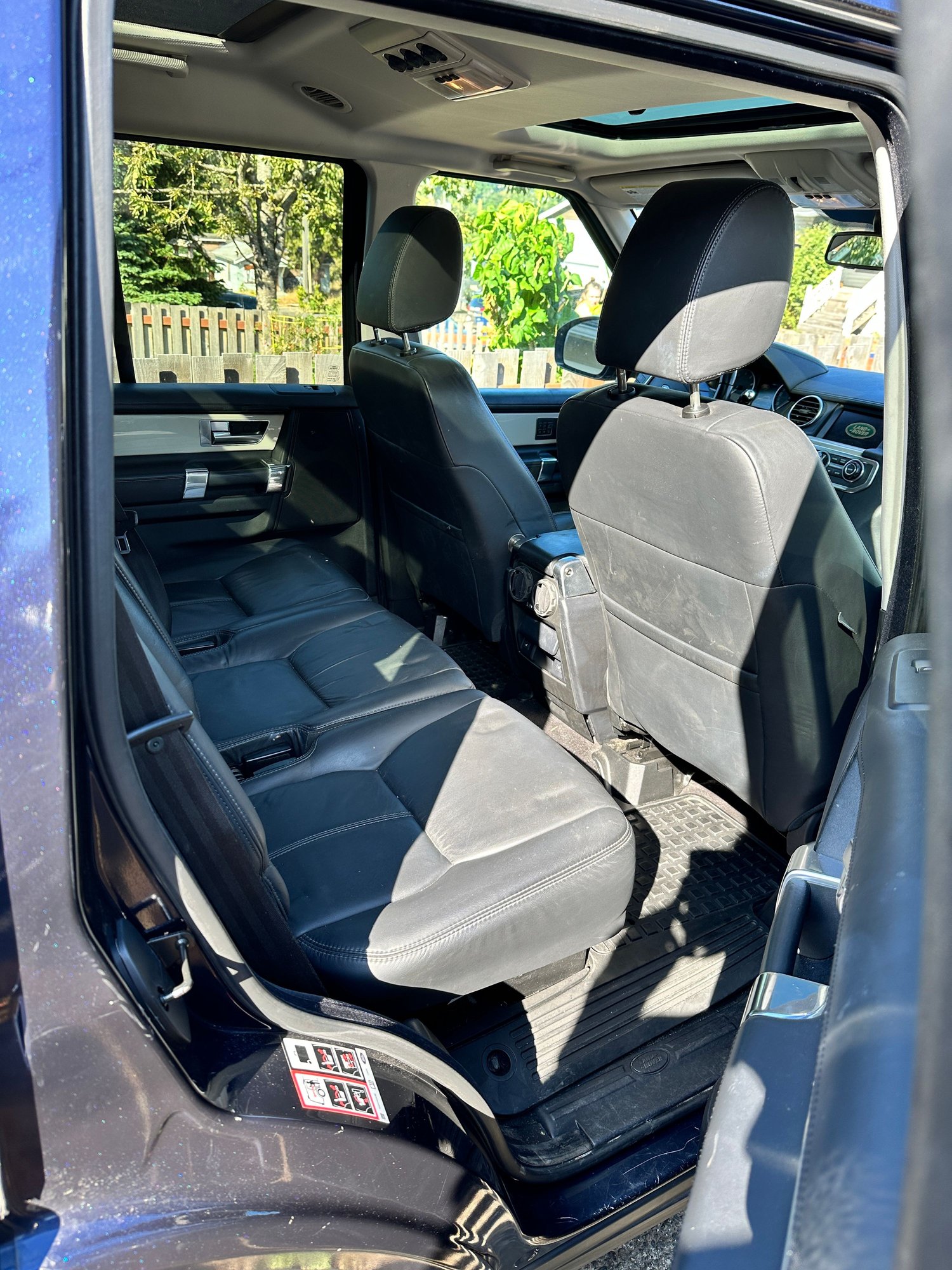 2014 Land Rover LR4 - 2014 Land Rover LR4 HSE LUX sport utility - $20,000 (Northeast Tacoma) - Used - VIN SALAK2V64EA705773 - 145,118 Miles - 6 cyl - 4WD - Automatic - SUV - Blue - Tacoma, WA 98404, United States