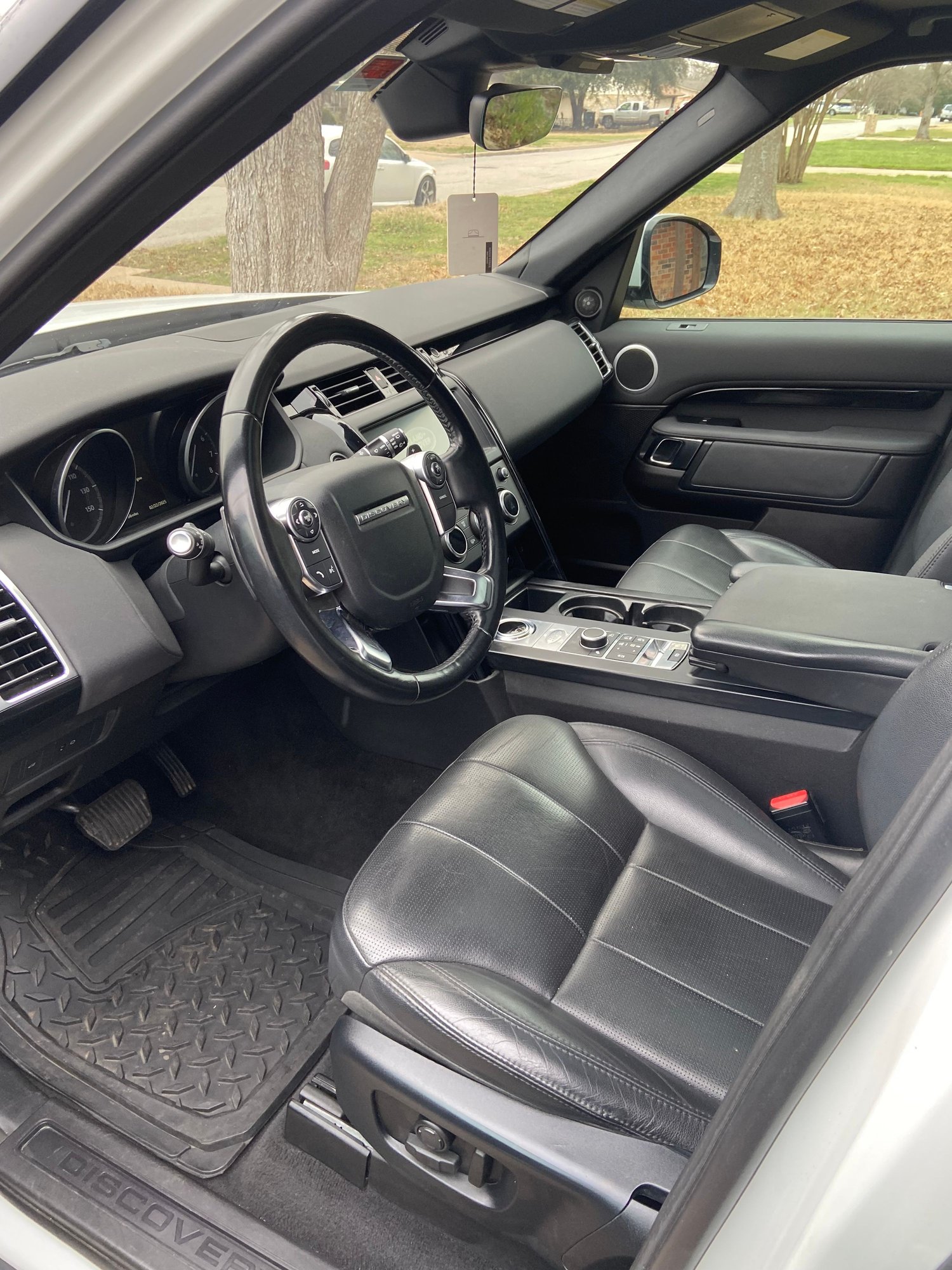 2018 Land Rover Discovery - 2018 Discovery - Used - VIN SALRG2RV9JA059386 - 75,350 Miles - 6 cyl - AWD - Automatic - SUV - White - Temple, TX 76502, United States