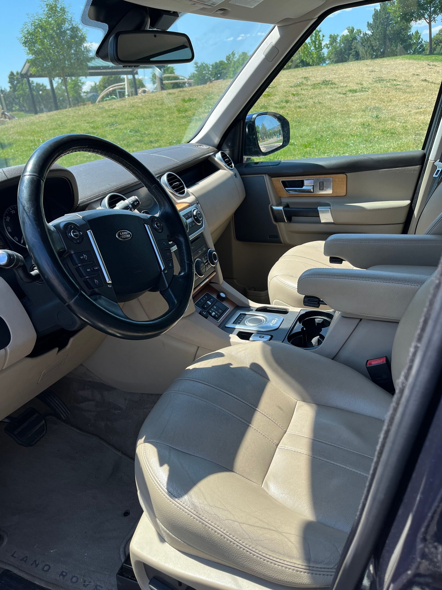 2015 Land Rover LR4 - 2015 lr4 hse - Used - VIN SALAG2V64FA765491 - 101,390 Miles - 6 cyl - Automatic - SUV - Blue - Denver, CO 80128, United States