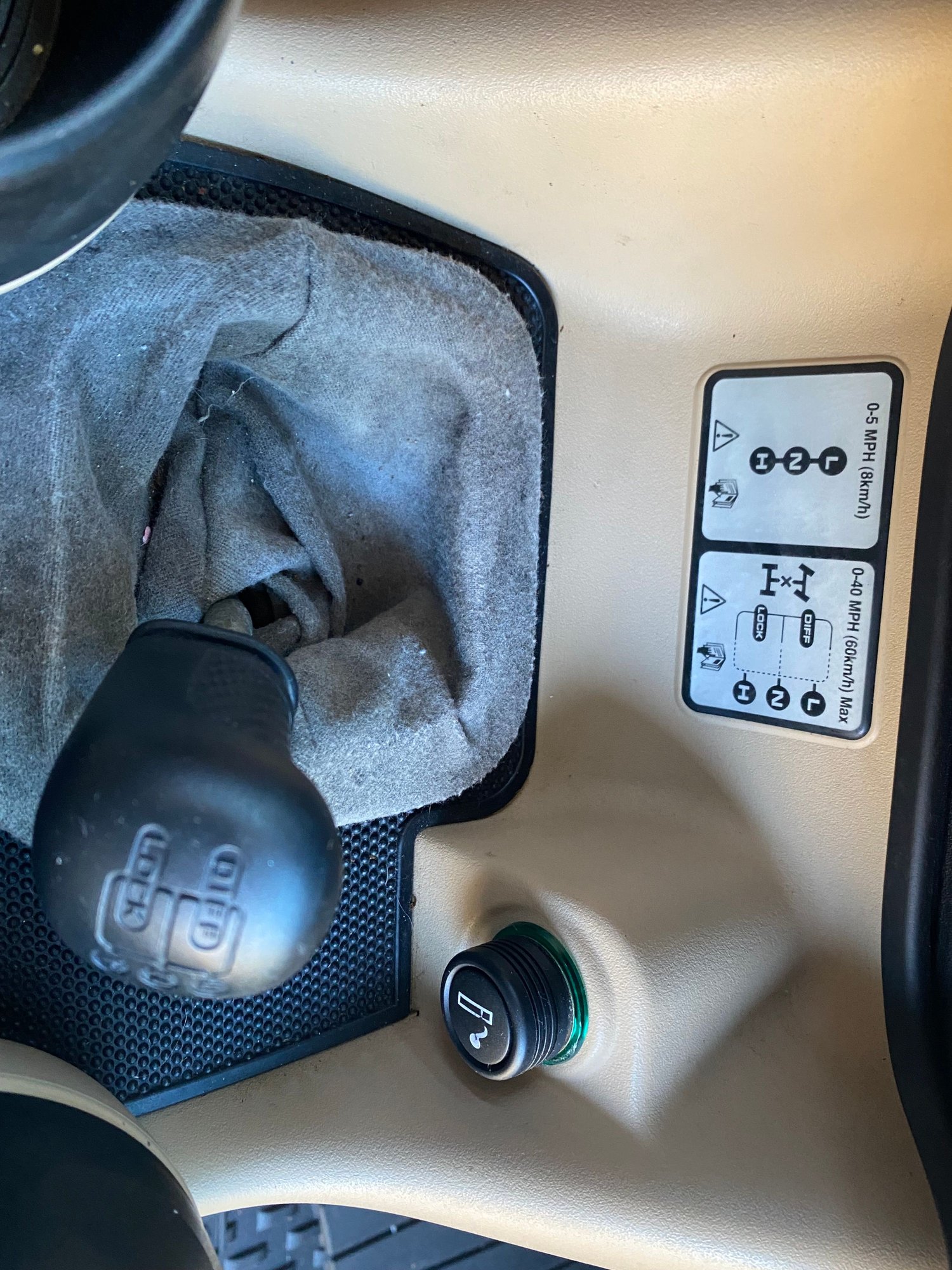 2004 Land Rover Discovery - Great LOOKING 2004 Disco 2... but needs new engine - Used - VIN SLATW19484A832038 - 131,347 Miles - 8 cyl - AWD - Automatic - SUV - Blue - Kansas City, MO 64131, United States
