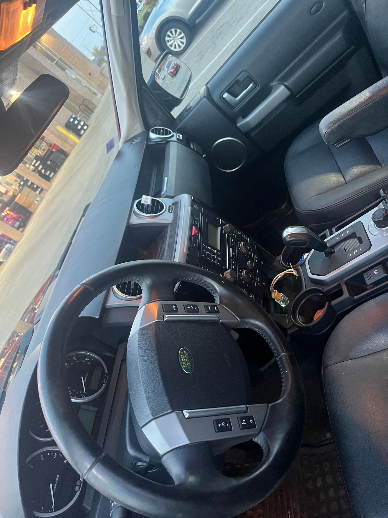 2009 Land Rover LR3 - 2009 Land Rover LR3 HSE Lux - Used - VIN SALAC25409A510769 - Automatic - Black - Marion, IN 46952, United States