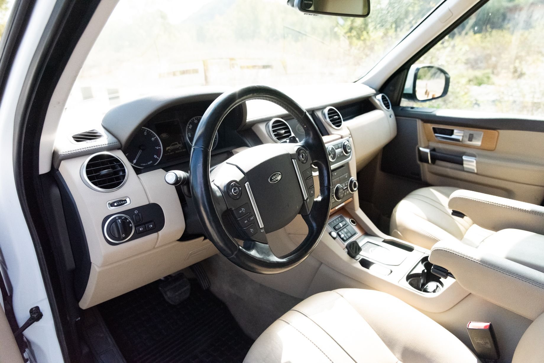 2016 Land Rover LR4 - 2016 LR4 Base - Used - VIN SALAC2V60GA840149 - 58,222 Miles - 6 cyl - 4WD - Automatic - SUV - White - Ladera Ranch, CA 92694, United States