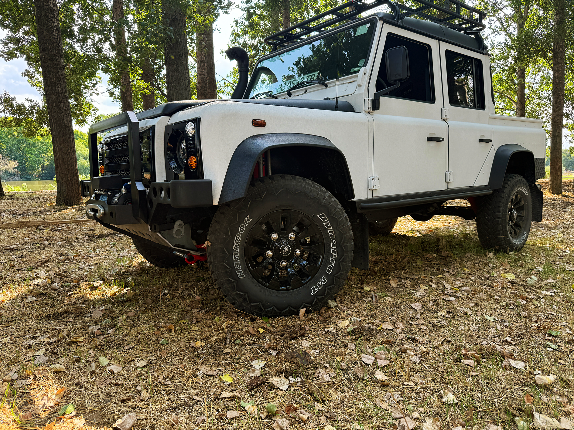 1993 Land Rover Defender 110 - LAND ROVER DEFENDER 110 PICK UP CREW CAB TRUCK Fully Restored - Used - VIN SALLDFB585A700856 - 5,000 Miles - 5 cyl - AWD - Manual - Truck - White - Sofia, Bulgaria