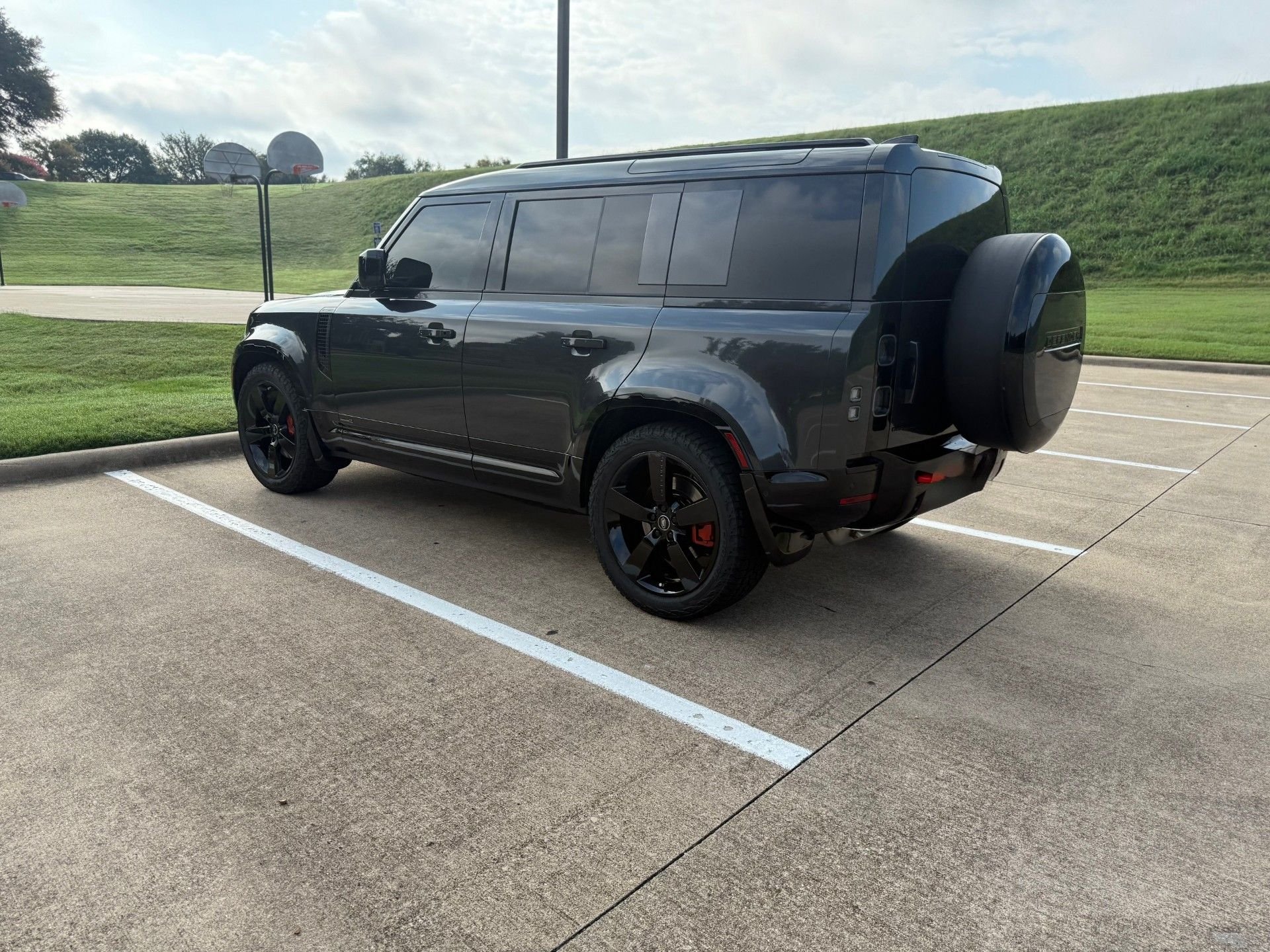 2025 Land Rover Defender - 2025 Defender X Carpathian Grey - Used - VIN SALEX7EU7S2445017 - 4,600 Miles - 6 cyl - AWD - Automatic - SUV - Plano, TX 75074, United States