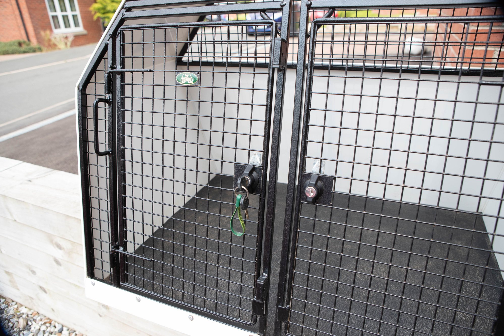 Accessories - Evoque purpose made dog cage - Used - All Years  All Models - Matlock DE4 5P, United Kingdom