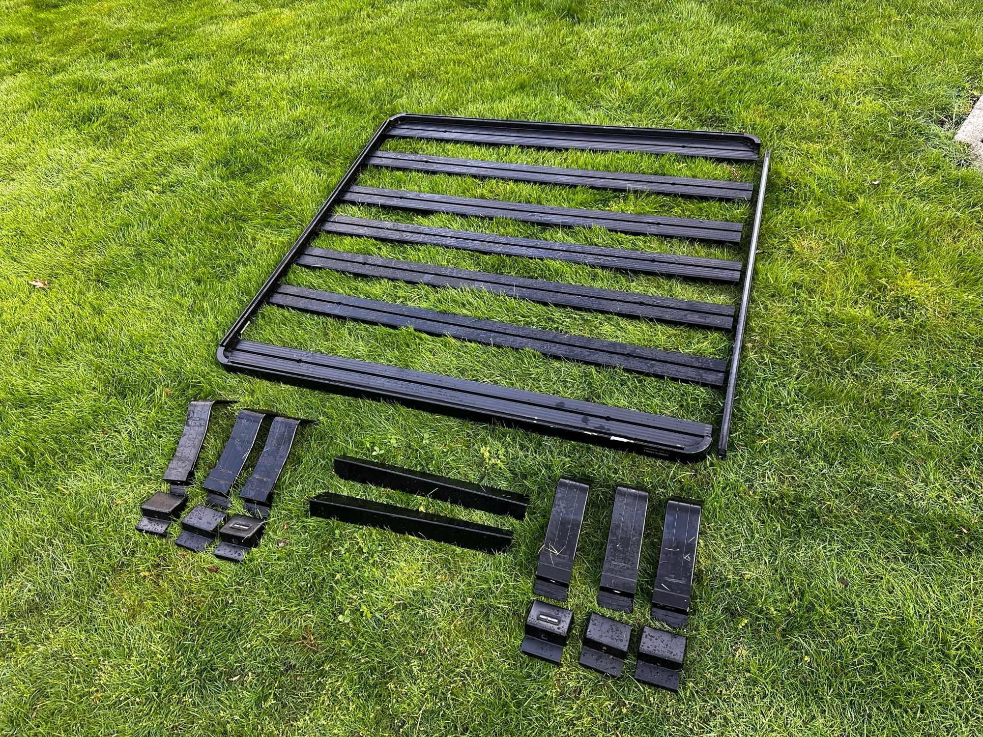 Accessories - Front Runner Slimline II 1/2 roof rack for DISCO 2 - great condition, extra parts - Used - 1999 to 2004 Land Rover Discovery - Barrington, RI 02806, United States