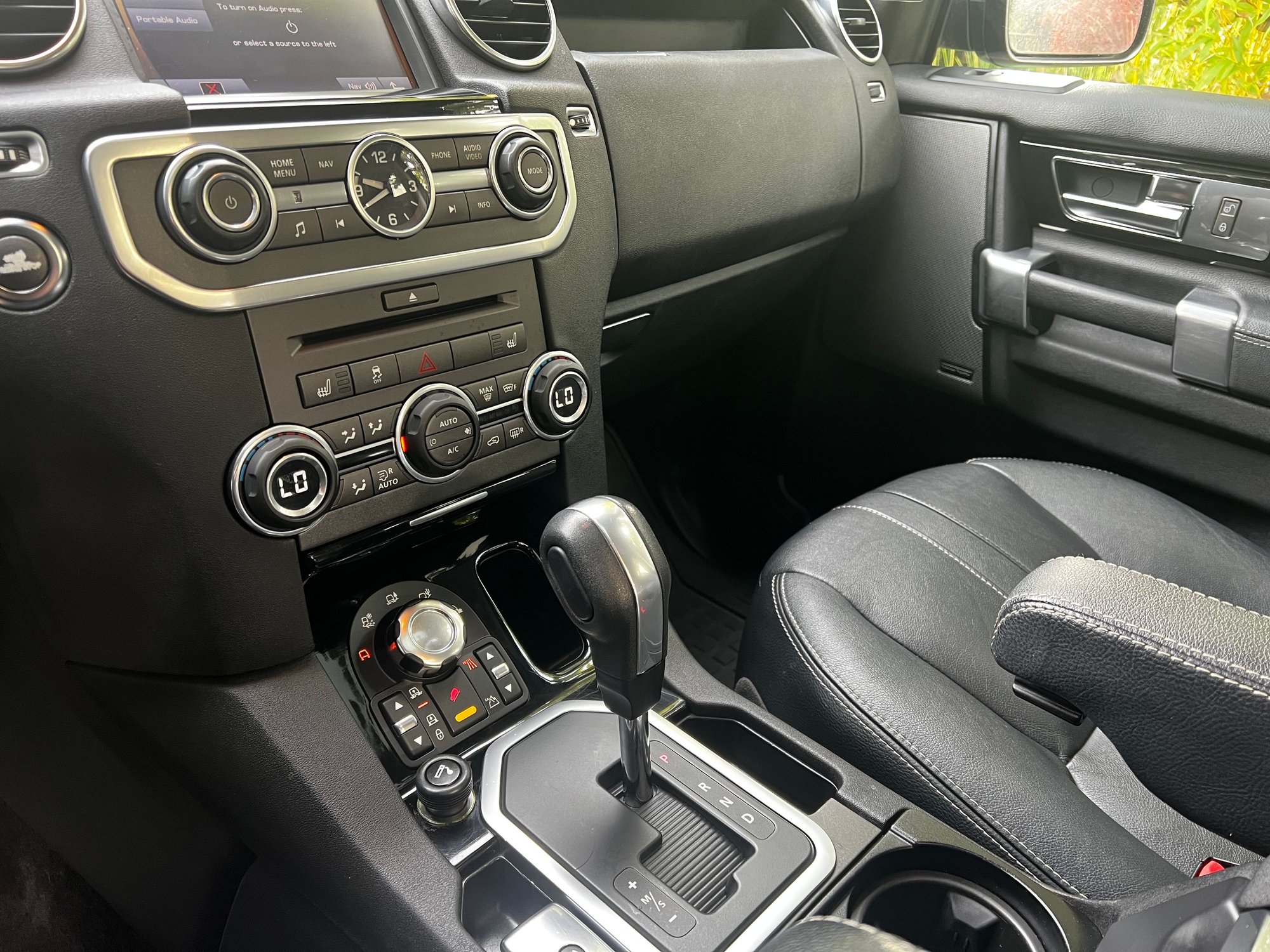 2011 Land Rover LR4 - 2011 LR4 Metropolis Black Edition for sales NorCal - Used - VIN salag2d42ba584805 - 119,000 Miles - 8 cyl - 4WD - Manual - SUV - Black - Mill Valley, CA 94941, United States